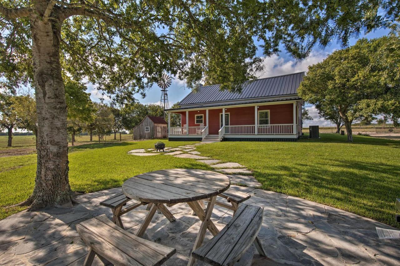 Peaceful Schulenburg Farmhouse With Fire Pit And Grill Εξωτερικό φωτογραφία