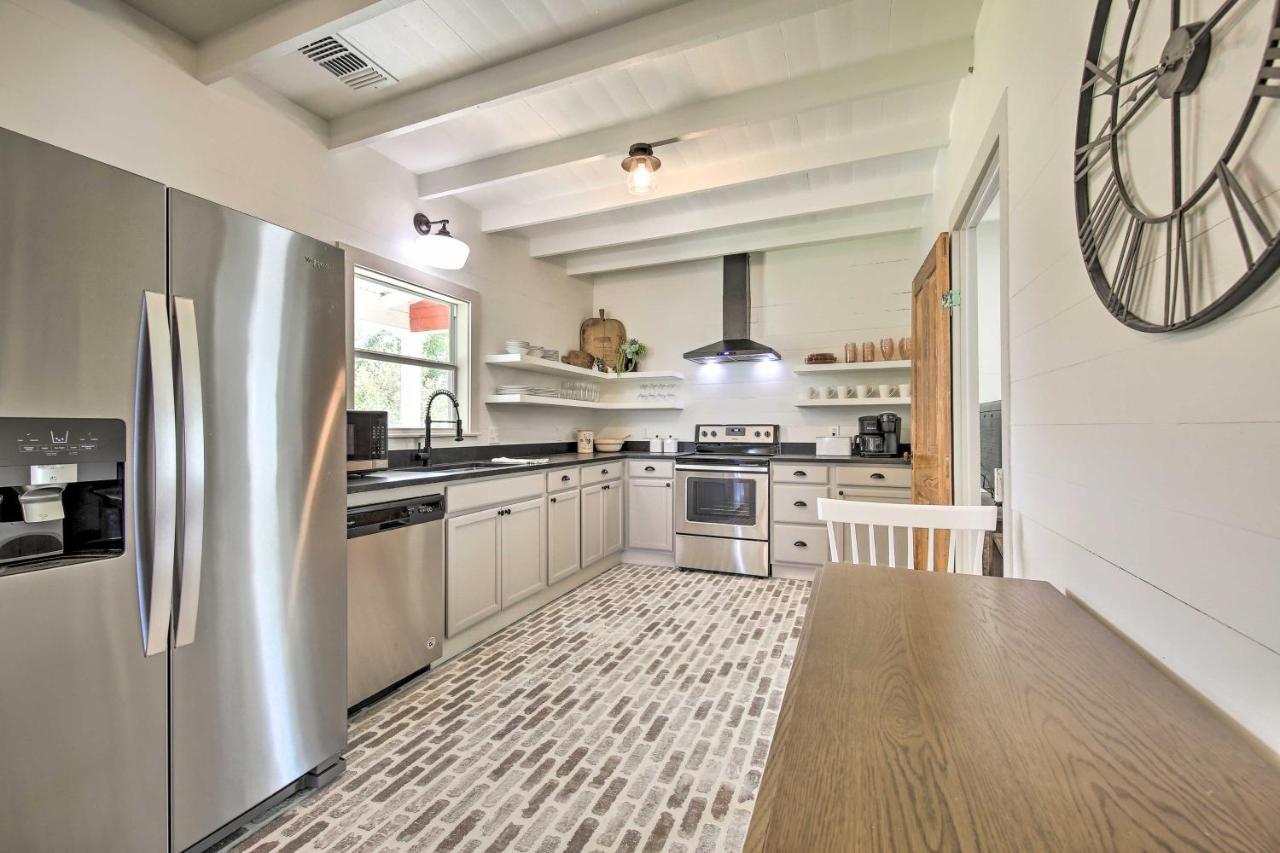 Peaceful Schulenburg Farmhouse With Fire Pit And Grill Εξωτερικό φωτογραφία
