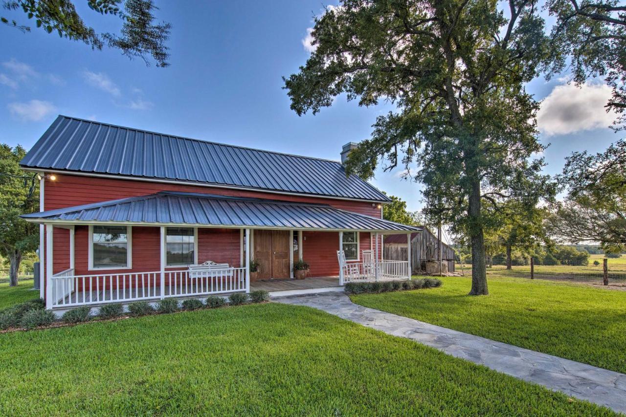 Peaceful Schulenburg Farmhouse With Fire Pit And Grill Εξωτερικό φωτογραφία
