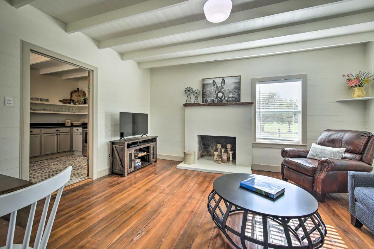 Peaceful Schulenburg Farmhouse With Fire Pit And Grill Εξωτερικό φωτογραφία