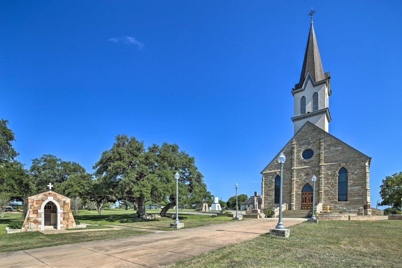 Peaceful Schulenburg Farmhouse With Fire Pit And Grill Εξωτερικό φωτογραφία